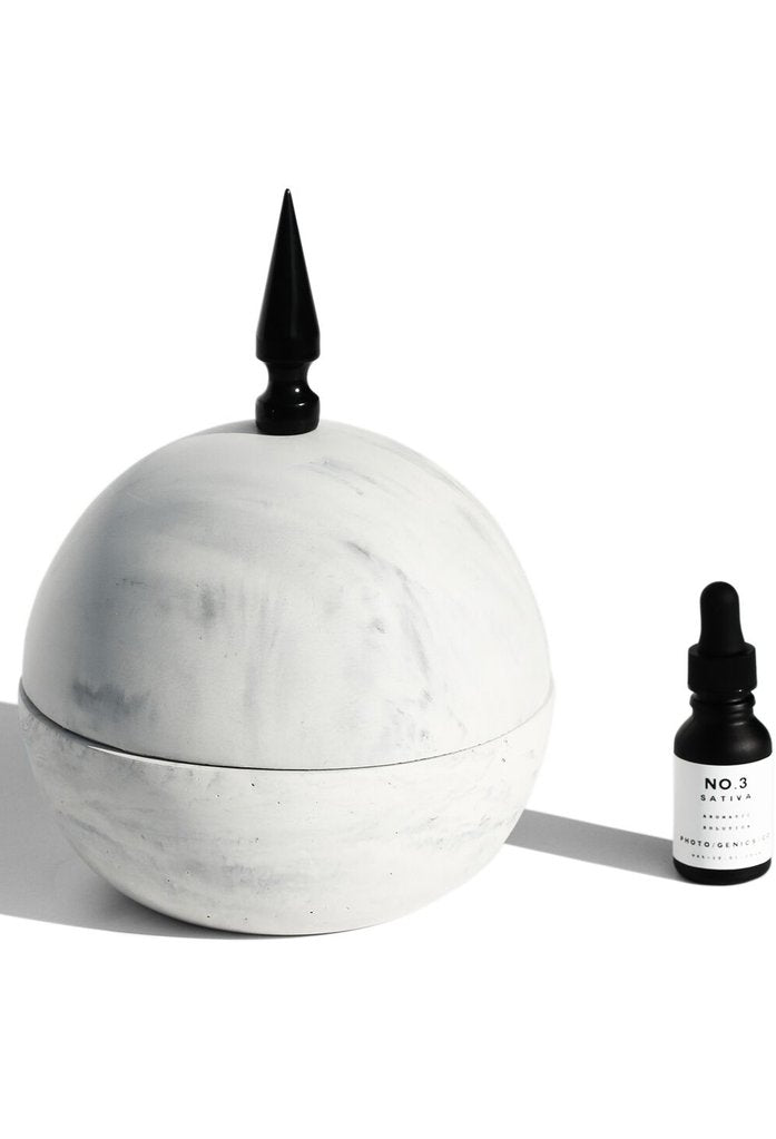 Photo/Genics.co Concrete Dome Diffuser No. 3 Sativa