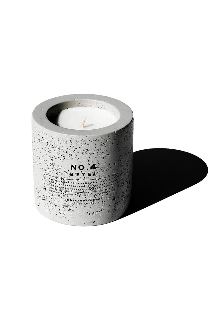 Photo/Genics.co Concrete Candle No. 4 Betel